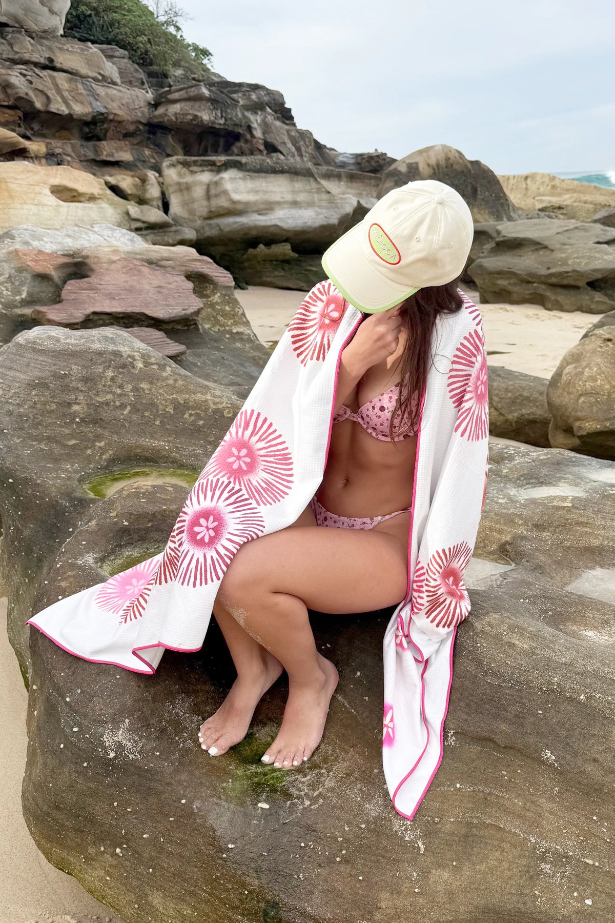 Sand Free Towel | Cherry Embers | Cream - MICICCA