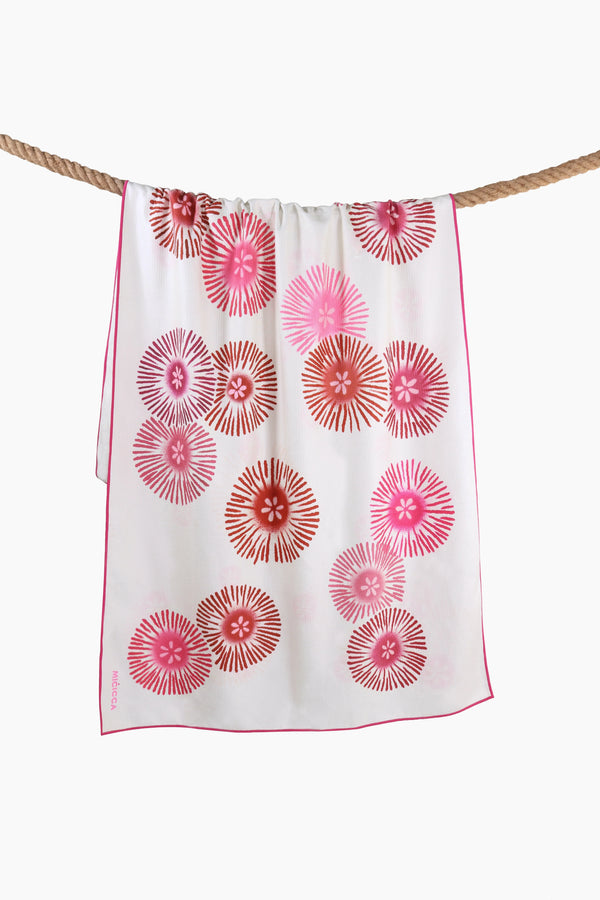 Sand Free Towel | Cherry Embers | Cream - MICICCA